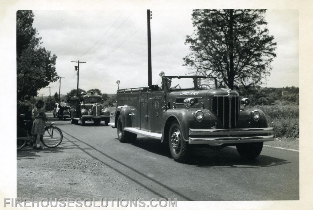 Oaks parades 50's